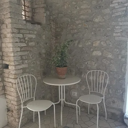 Apartmán La Tana Nel Borgo Nascosto - Monolocale Openspace Raffa